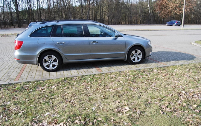 Skoda Superb cena 32900 przebieg: 250455, rok produkcji 2011 z Warszawa małe 191